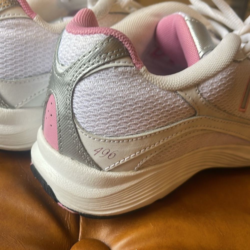 New Balance 496 Women’s Walking Shoe - Picture 6 of 7